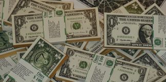 Wydał 1,4 mln dolarów na postać w grze. Kolega sprzedał ją za 552 dolary