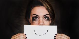 Streamer zaatakował ciężarną partnerkę. Został skazany Streamer zaatakował ciężarną partnerkę. Został skazany