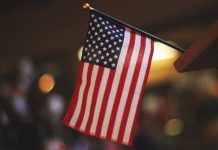 Kandydat na prezydenta USA twierdzi, że twórcy gier uczą zabijania USA