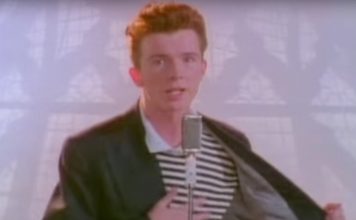 Rickroll w plikach Call of Duty: Modern Warfare. Dowcip z długą brodą od Infinity Ward