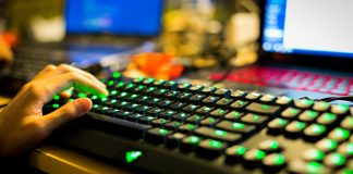 Brytyjski „ekspert” twierdzi, że gry za bardzo obciążają internet online-gaming-internet