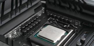 Intel opóźnia premierę procesorów w litografii 7 nm Intel Core i5-10600K