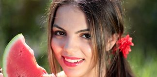 Uwielbiamy jeść i pić w trakcie grania – dowodzą badania Gracze a jedzenie