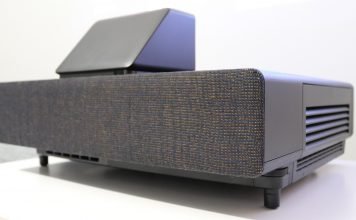 Test Epson EH-LS500B z Android TV – kinowy ekran w Twoim salonie Epson EH-LS500B