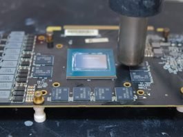 Użytkownik Youtube zmodyfikował GeForce RTX 2070 instalując na niej 16 GB GDDR6