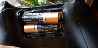 Dlaczego kontrolery Xbox używają baterii AA? Xbox Controller