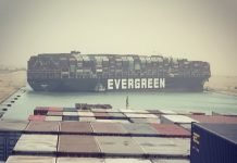 Transport elektroniki użytkowej, w tym kart graficznych utknął na transportowcu w Kanale Sueskim