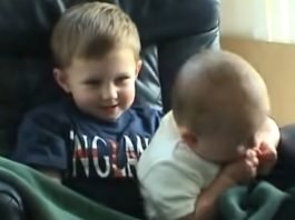 Charlie Bit My Finger wideo sprzedane jako token NFT za 760,000 dolarów