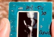 Raja Koduri pokazuje układ graficzny Intel Xe-HPG 512 EU