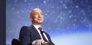 Jeff Bezos poleci w kosmos Bezos