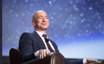 Jeff Bezos poleci w kosmos Bezos