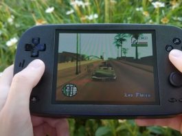 PlayStation 2 – Youtuber stworzył własną wersję przenośną kultowej konsolki PS2 Eclipse