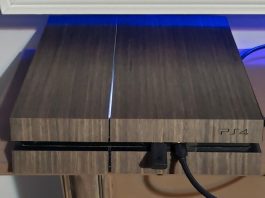 PlayStation 4: jeden z graczy pochwalił się drewnianą konsolą PS4 z drewna