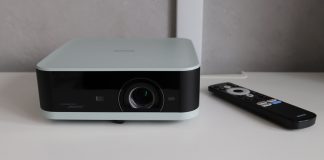 Recenzja projektora Epson EF-61G – domowe kino z mobilnym zacięciem