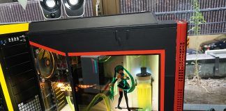 Co można zrobić z wolnym panelem LCD i obudową – komputer przyszłości…