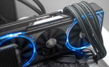 Sapphire Radeon RX Vega 64 Nitro+ Limited Edition – trzy złącza PCIe i kosmiczna cena