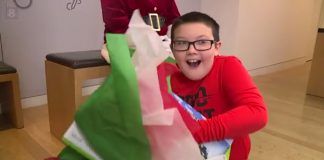 9-letni chłopiec zamienił swoją konsolę na ponad 60 koców i oddał je bezdomnym