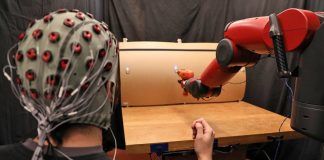 Robot kontrolowany za pomocą fal mózgowych